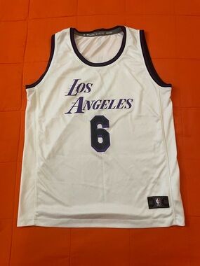 Los Angeles Lakers Jersey youth XL LeBron jame #6 Fanatics Fastbreak white